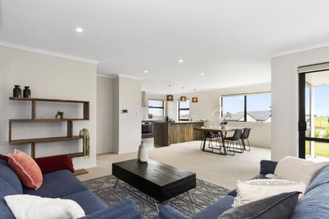 Photo of property in 1 Ridge Drive, Omokoroa, 3114