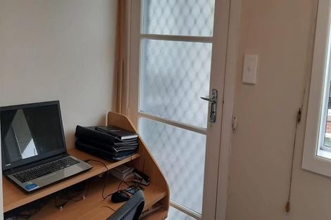 Photo of property in 16 Carole Crescent, Pakuranga, Auckland, 2010