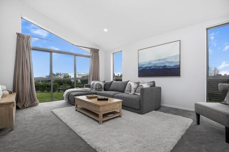 Photo of property in 125 Mcrobbie Road, Kingseat, Papakura, 2580
