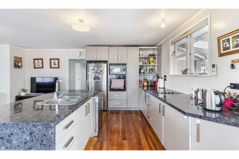 Photo of property in 47 Arimu Road, Papakura, 2110