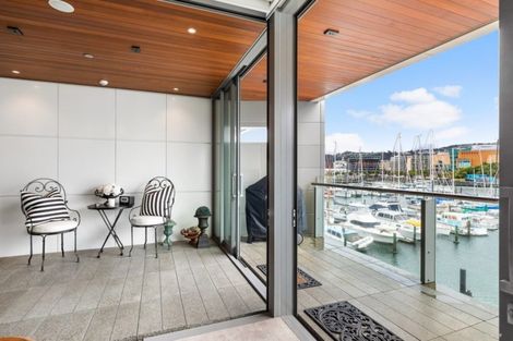 Photo of property in Clyde Quay Wharf, 2d/1 Clyde Quay Wharf, Te Aro, Wellington, 6011
