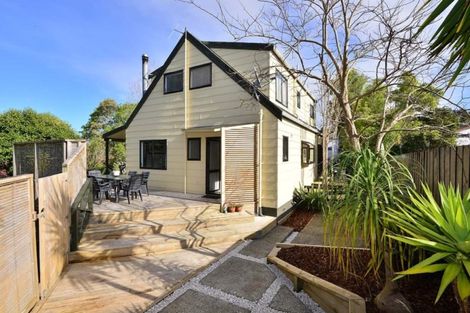 Photo of property in 11 Thalia Place, Totara Vale, Auckland, 0629