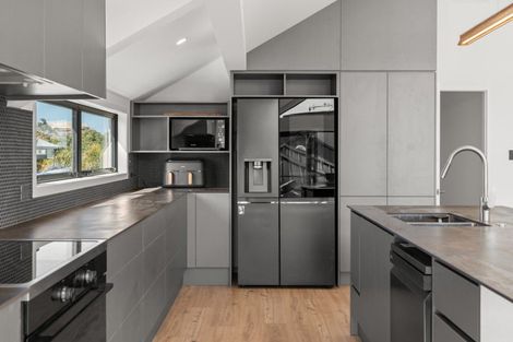 Photo of property in 56b Marine Parade, Mount Maunganui, 3116