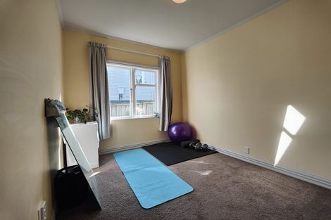 Photo of property in 102 Wexford Road, Miramar, Wellington, 6022