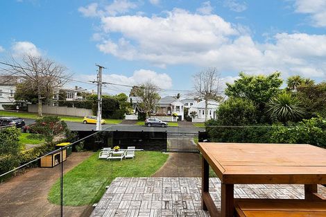 Photo of property in 4 High Street, Devonport, Auckland, 0624