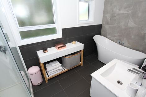 Photo of property in 44 Wainui Road, Raglan, 3225