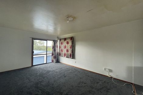 Photo of property in 10 Magdalen Place, West Harbour, Auckland, 0618