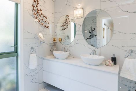 Photo of property in 121 Cashmere Drive, Fitzherbert, Palmerston North, 4410