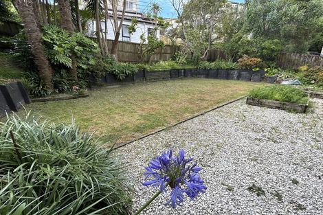 Photo of property in 15 Atlantis Place, Totara Vale, Auckland, 0629