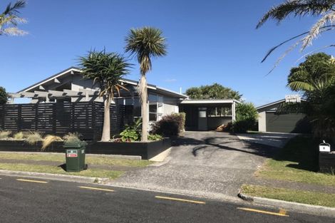 Photo of property in 8 Evelyn Place, Welbourn, New Plymouth, 4310