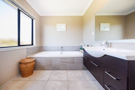 Photo of property in 93 Mount Taylor Drive, Feilding, 4775