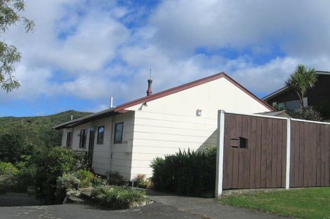 Photo of property in 9 Fiona Grove, Karori, Wellington, 6012
