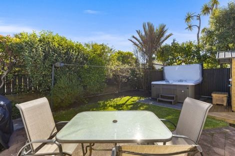 Photo of property in 26 Kauri Street, Eastbourne, Lower Hutt, 5013