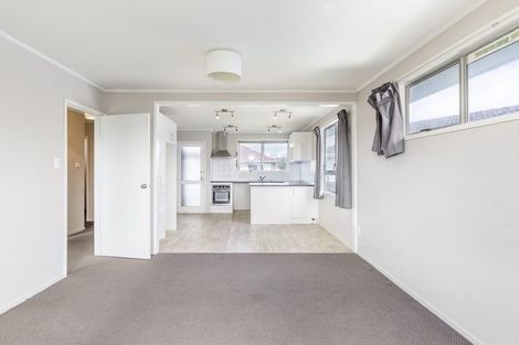 Photo of property in 32 Burundi Avenue, Clendon Park, Auckland, 2103
