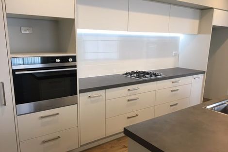 Photo of property in 35 Syd Grant Crescent, Orewa, 0931