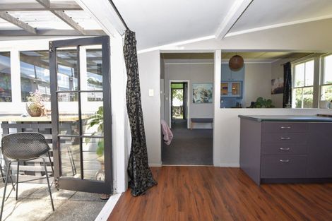 Photo of property in 6 Davy Street, Carterton, 5713