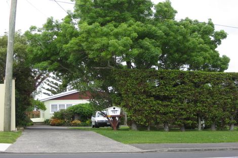 Photo of property in 983 Whangaparaoa Road, Tindalls Beach, Whangaparaoa, 0930