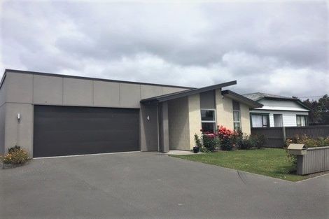 Photo of property in 10 Grassmere Street, Papanui, Christchurch, 8052