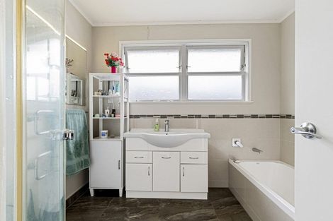 Photo of property in 3 Boundary Road, Opaheke, Papakura, 2113