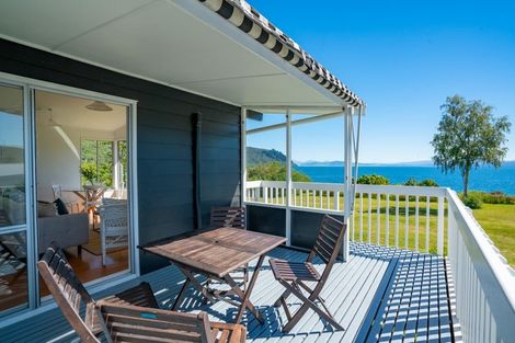 Photo of property in 10 Kinloch Road, Kinloch, Taupo, 3377