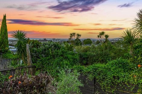 Photo of property in 87 Glengarry Road, Glen Eden, Auckland, 0602