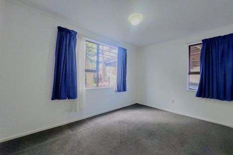 Photo of property in 36 Ellesmere Crescent, Pakuranga Heights, Auckland, 2010