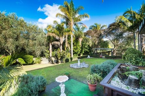 Photo of property in 11 Mistral Place, West Harbour, Auckland, 0618