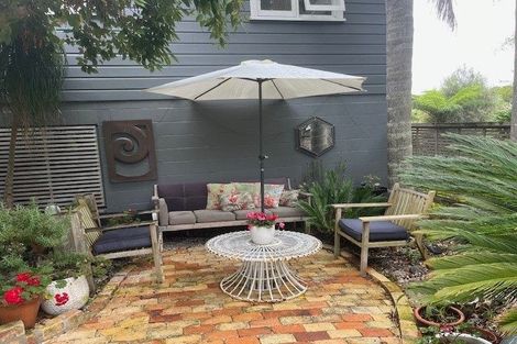 Photo of property in 7 Pah Road, Cockle Bay, Auckland, 2014