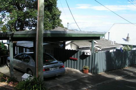 Photo of property in 2/10 Rawene Road, Birkenhead, Auckland, 0626