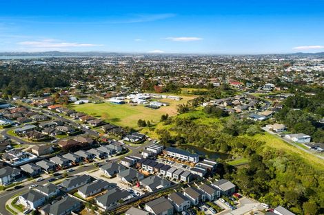 Photo of property in 132 Tiriwa Drive, Massey, Auckland, 0614