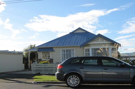 Photo of property in 1 Kennedy Street, Saint Clair, Dunedin, 9012