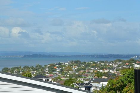 Photo of property in 6/18 Parr Terrace, Castor Bay, Auckland, 0620