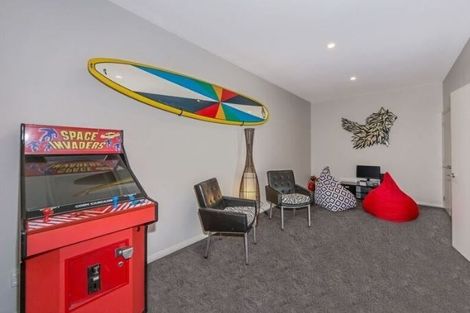 Photo of property in 3 Glenelg Road, Red Beach, 0932