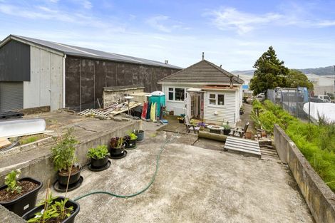 Photo of property in 116 Gracefield Road, Gracefield, Lower Hutt, 5010