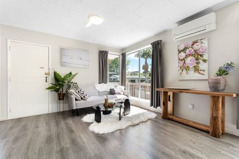 Photo of property in 95 Riverpark Crescent, Henderson, Auckland, 0610