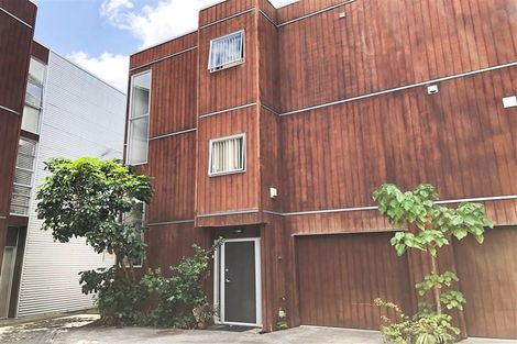 Photo of property in 76l Edmonton Road, Henderson, Auckland, 0612