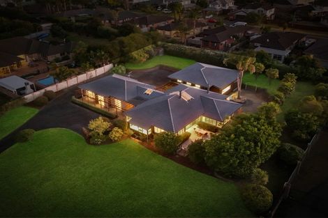 Photo of property in 18 Burgundy Park Avenue, Henderson, Auckland, 0612