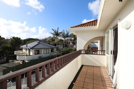 Photo of property in 12 De Havilland Drive, Goodwood Heights, Auckland, 2105