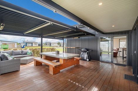 Photo of property in 5 Navigation Drive, Cooks Beach, Whitianga, 3591