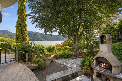 Photo of property in 16 Old Coach Road, Havelock, 7100