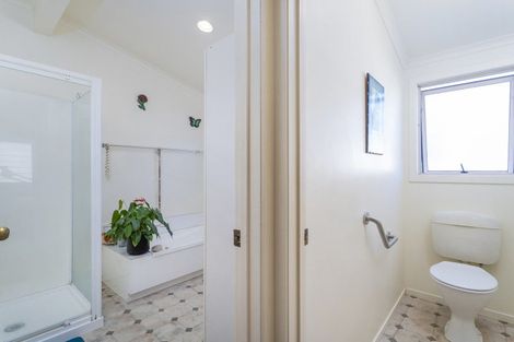 Photo of property in 50 Whitby Avenue, Whitianga, 3510