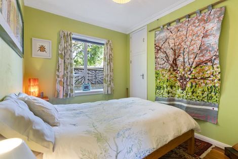 Photo of property in 137 Muritai Road, Eastbourne, Lower Hutt, 5013