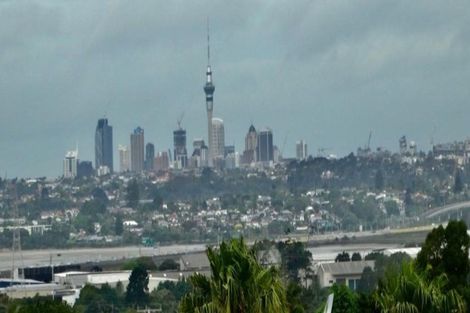 Photo of property in 1/7 Te Atatu Road, Te Atatu South, Auckland, 0610