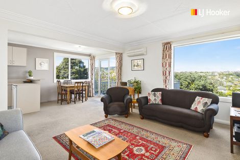 Photo of property in 35 Glendevon Place, Vauxhall, Dunedin, 9013