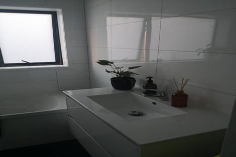 Photo of property in 21c Chippendale Crescent, Birkdale, Auckland, 0626