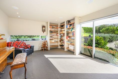 Photo of property in 17 Oram Drive, Turitea, Palmerston North, 4472