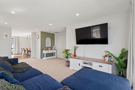 Photo of property in 3 Woodford Avenue, Woodend, 7610