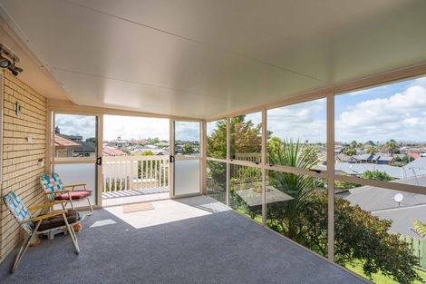 Photo of property in 82 Rototuna Road, Rototuna, Hamilton, 3210