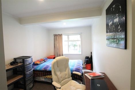 Photo of property in 8 Altona Road, Forrest Hill, Auckland, 0620