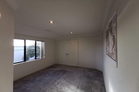 Photo of property in 46 Waimanu Bay Drive, Te Atatu Peninsula, Auckland, 0610